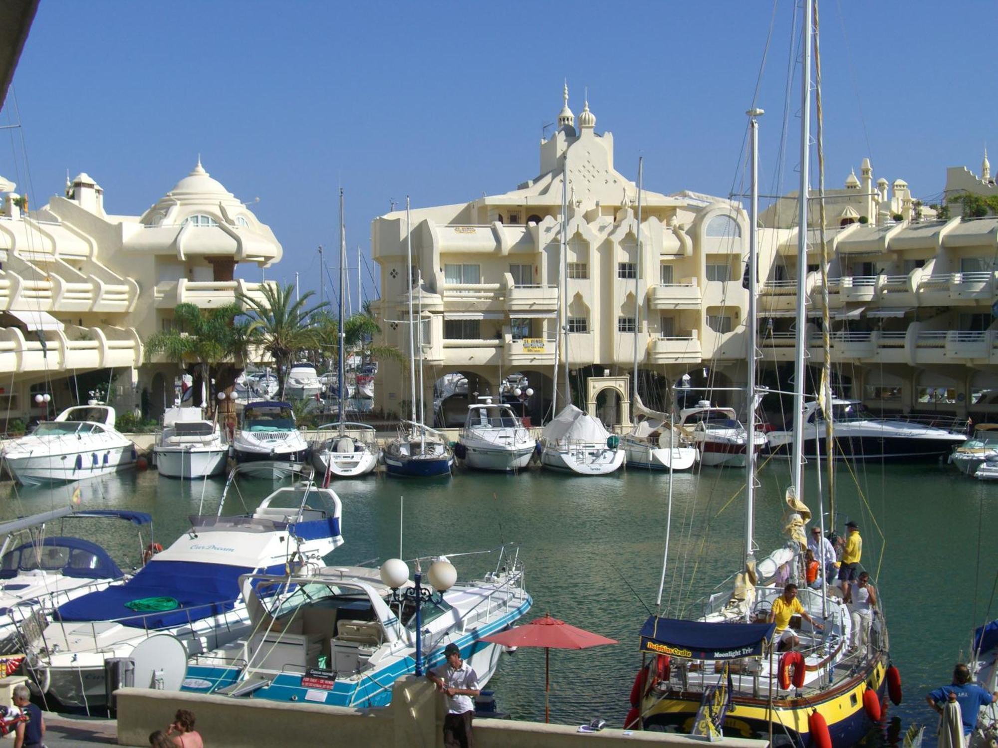 Puerto Marina Palace بينالماذينا المظهر الخارجي الصورة